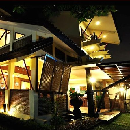 Tetirah Boutique Hotel Salatiga Buitenkant foto