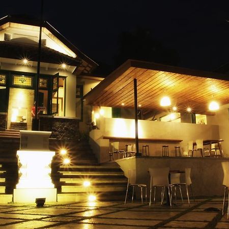 Tetirah Boutique Hotel Salatiga Buitenkant foto