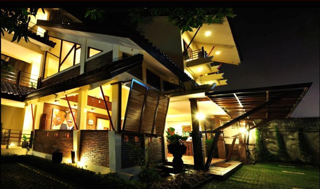 Tetirah Boutique Hotel Salatiga Buitenkant foto