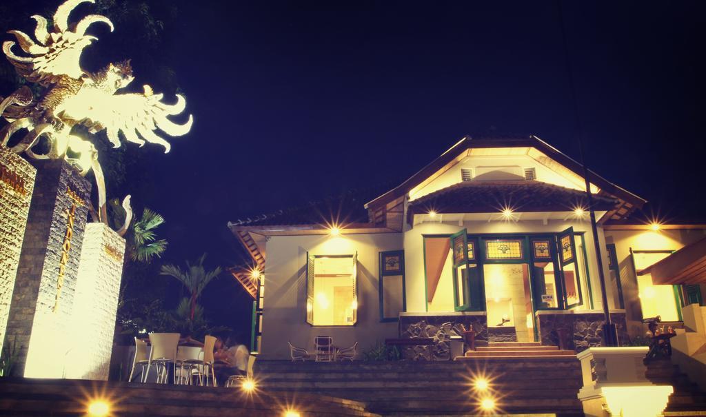 Tetirah Boutique Hotel Salatiga Buitenkant foto
