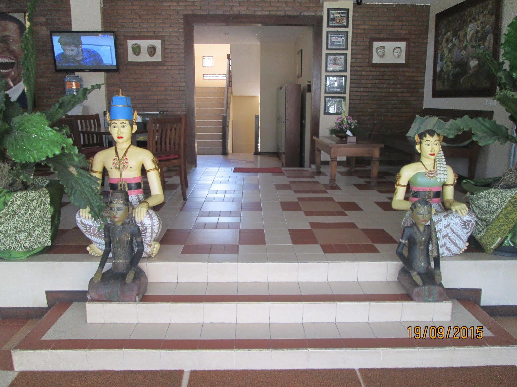 Tetirah Boutique Hotel Salatiga Buitenkant foto